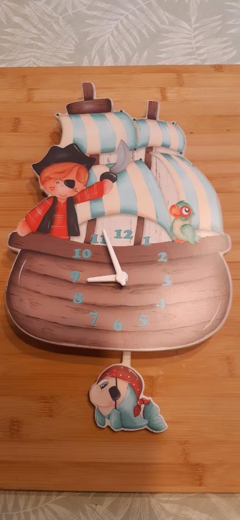 Horloge avec pendule mobile, pirate et bateau, Enfants & Bébés, Produits pour enfants, Utilisé, Enlèvement ou Envoi