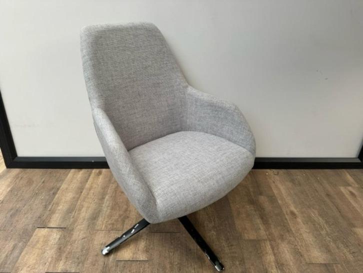 Grijze design loungestoel Markant, Antiek en Kunst, Antiek | Meubels | Stoelen en Sofa's, Ophalen of Verzenden