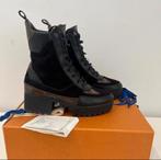 Louis Vuitton Laureate Desert Boots, Kleding | Dames, Ophalen, Gedragen