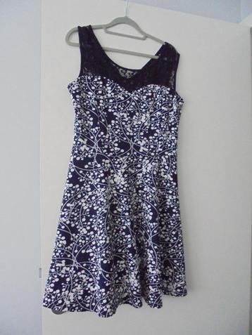 Zomerkleed merk Victoria te koop.M 42 beschikbaar voor biedingen