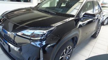 Toyota Yaris Cross DYNAMIC PLUS + COMFORT PACK (bj 2024), Auto's, Automaat, Stof, Gebruikt, Zwart