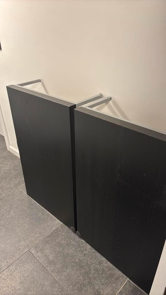 GRATIS - 2 IKEA bijzettafel / salontafel - KLUBBO, Huis en Inrichting, Woonaccessoires | Kamerschermen, Gebruikt, Ophalen