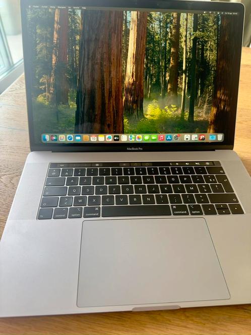 Apple Macbook Pro 15 inch 2019 Touchbar, Computers en Software, Apple Macbooks, Zo goed als nieuw, MacBook Pro, 15 inch, 2 tot 3 Ghz