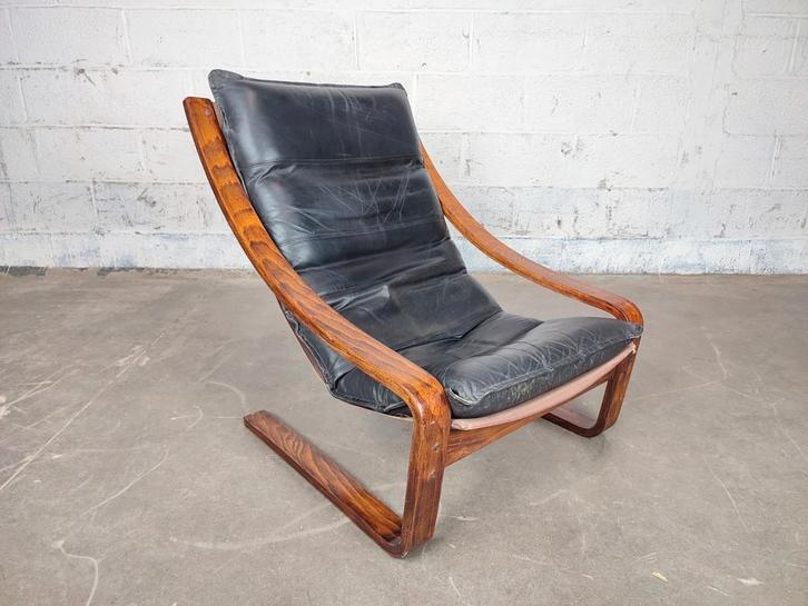 Vintage fauteuil met lederen kussen, Huis en Inrichting, Zetels | Zetels en Chaises Longues, Zo goed als nieuw, Ophalen