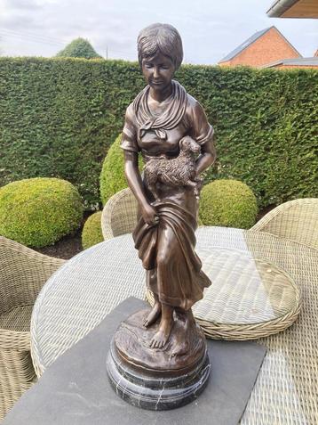 Antiek Bronzen beeld  beschikbaar voor biedingen