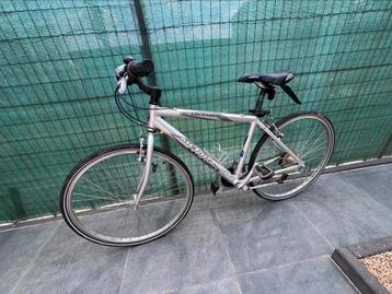 Merida Crossway 8100 Hybride Fiets – Comfortabel & Licht beschikbaar voor biedingen