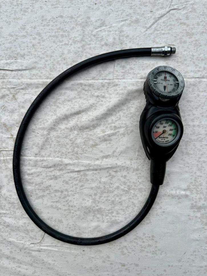 Manomètre + Boussole SUUNTO SM-36 - État impeccable, Watersport en Boten, Duiken, Gebruikt, Overige typen, Ophalen