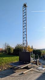 Bouwlift zelf rechtend, nieuwe rollagers en beplanking, Enlèvement, Ascenseur de chantier