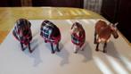 4 chevaux SCHLEICH + 3 couvertures pour protection dos. 13 €, Ophalen, Gebruikt