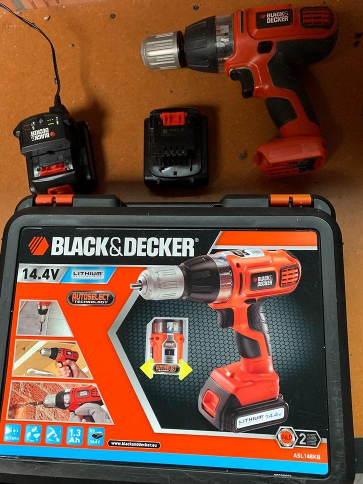 Batterijen 14.4V Lithium Black & Decker BL1314 met lader, Doe-het-zelf en Bouw, Gereedschap | Boormachines, Zo goed als nieuw
