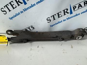 Draagarm onder rechts-achter van een Mercedes C-Klasse beschikbaar voor biedingen