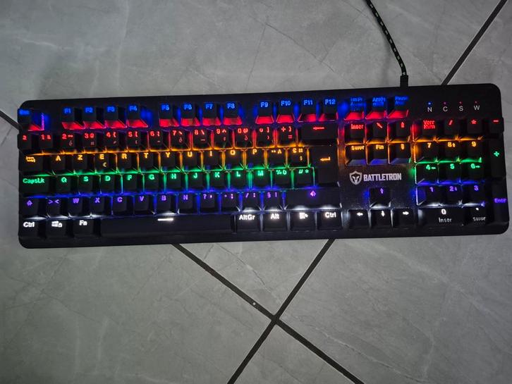 TOETSENBORD BATTLETRON, Computers en Software, Toetsenborden, Zo goed als nieuw, Azerty, Gaming toetsenbord, Ophalen