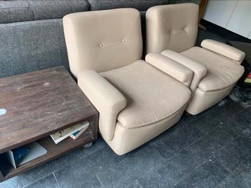 2 fauteuils beschikbaar voor biedingen