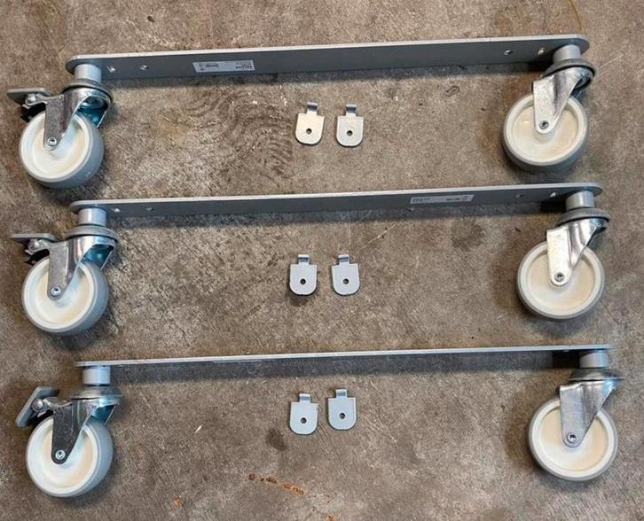 Originele Kallax / Expedit zwenkwielen op stang, Doe-het-zelf en Bouw, Zwenkwielen, Zo goed als nieuw, Ophalen of Verzenden
