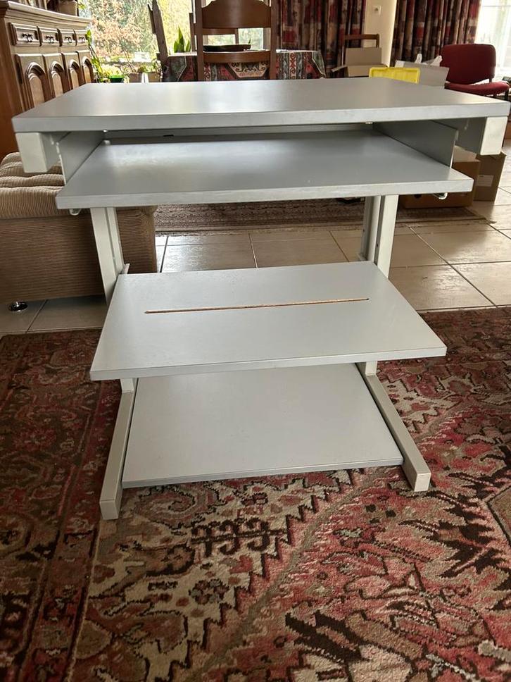 grijs computer tafeltje, Huis en Inrichting, Kasten | Computermeubels, Ophalen