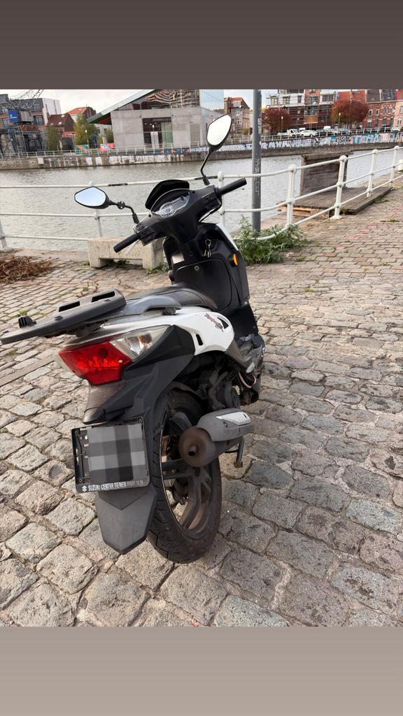Sym sr 50cc 8000km, Fietsen en Brommers, Scooters | SYM, Zo goed als nieuw, Ophalen