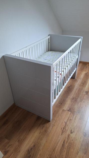 Baby bedje gelakt muis grijs!  beschikbaar voor biedingen