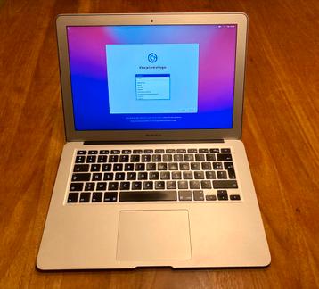 MacBook Air A1466/13,3 pouces/8 Go/128 Go / 2.2Ghz (2015) disponible aux enchères