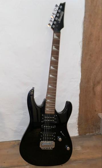 Ibanez Gio elektrische gitaar + versterker GTA10 oa. + kabel beschikbaar voor biedingen