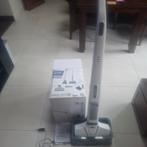 Nettoyeur de sols sans fil.