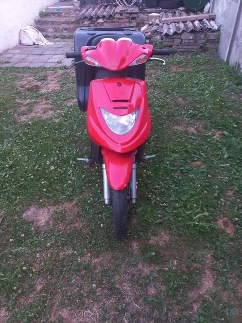 Hallo, ik verkoop scooters tgb klasse b turns and rolls, Fietsen en Brommers, Brommers | Overige merken, Gebruikt, Klasse B (45 km/u)