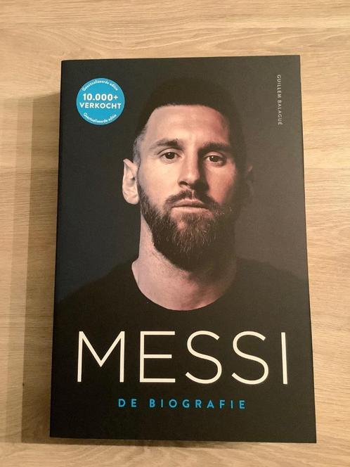 Messi - De Biografie, Boeken, Sportboeken, Nieuw, Balsport, Ophalen of Verzenden