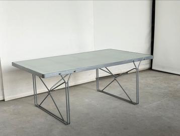 “Moment” coffeetable door Niels Gammelgaard beschikbaar voor biedingen