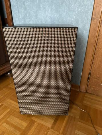 Retro muziek boxen beschikbaar voor biedingen