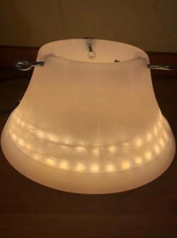 Mooie Kerstboomvoet beschikbaar voor biedingen