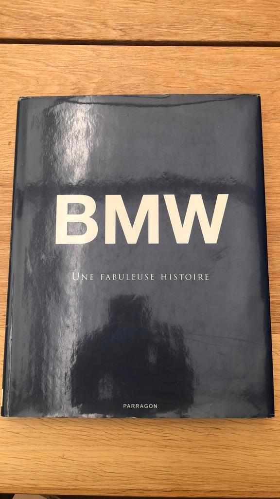 BMW, une fabuleuse histoire aux editions Parragon, Boeken, Film, Tv en Media, Gelezen, Ophalen of Verzenden