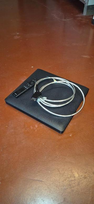 Samsung ONE connect Box + Toebehorende kabel beschikbaar voor biedingen