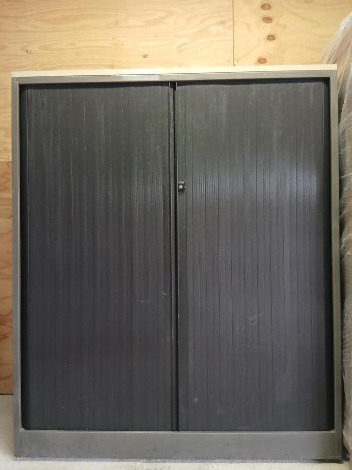 Kast van metaal, Huis en Inrichting, Kasten | Roldeurkasten en Archiefkasten, Zo goed als nieuw, 100 tot 150 cm, 100 tot 150 cm