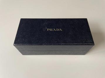 Prada brillendoos brillendoosje beschikbaar voor biedingen