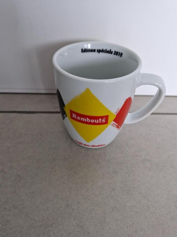 mok Rombouts Speciale editie 2018 Koffie van de Duivels, Maison & Meubles, Cuisine | Vaisselle, Comme neuf, Tasse(s) et/ou soucoupe(s)