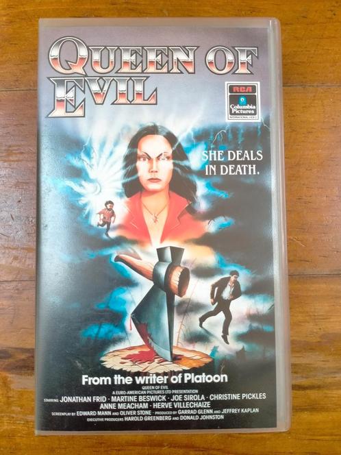 QUEEN OF EVIL  VHS Rare 1986 : Film d'horreur d'Oliver Stone, CD & DVD, VHS | Film, Utilisé, Horreur, Enlèvement ou Envoi
