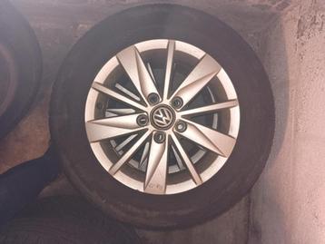 4 originele VW aluminium velgen, banden 195*65 R15 beschikbaar voor biedingen