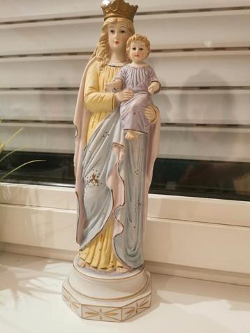 Belle statue de Marie en porcelaine 