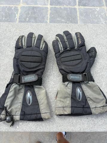 Richa motorhandschoenen beschikbaar voor biedingen