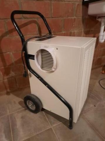A louer - Déshumidificateur 52litres/24h 70€/15j 120€/mois, Enlèvement, Utilisé, Ventilateur et Extracteur