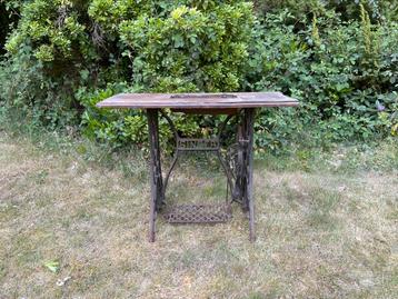 Tafel van een Singer naaimachine, Antiek en Kunst, Antiek | Naaimachines, Ophalen