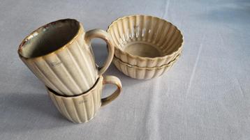 2 koffiemokken & ontbijtkommen Cosy & Trendy beschikbaar voor biedingen