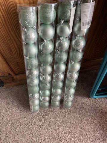 Kerstballen 40 stuks muntgroene beschikbaar voor biedingen