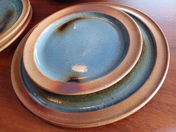 Set assiettes vintage grès émaillé vaisselle beschikbaar voor biedingen