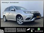 Mitsubishi Outlander 2.4 PHEV LederSport Panodak Camera Carp, Auto's, Mitsubishi, Automaat, Outlander, Bedrijf, 46 g/km