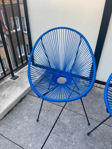 chaises bleues, Enlèvement, Comme neuf