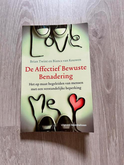 Brian Twint - De affectief Bewuste Benadering, Boeken, Wetenschap, Zo goed als nieuw, Ophalen