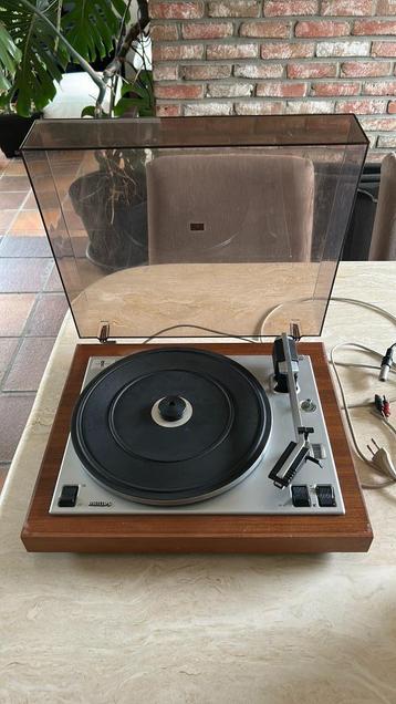 Platine Tourne-disques + vynils 33 tours  / collection beschikbaar voor biedingen
