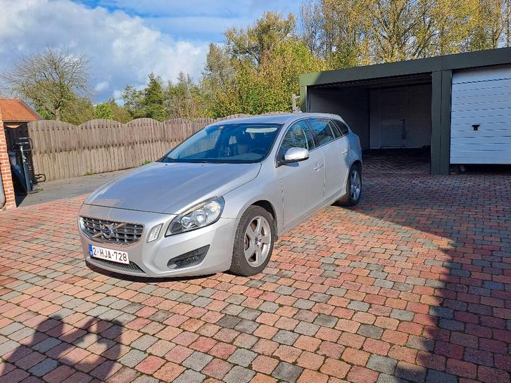 Volvo V60 D2 (bouwjaar 2012), Autos, Volvo, Particulier, V60, Airbags, Air conditionné, Bluetooth, Ordinateur de bord, Verrouillage central