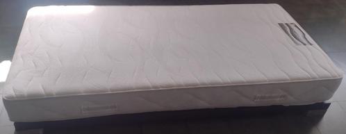 matras +lattenbodem (eenpersoons (90x200)), Huis en Inrichting, Slaapkamer | Matrassen en Bedbodems, Zo goed als nieuw, Matras