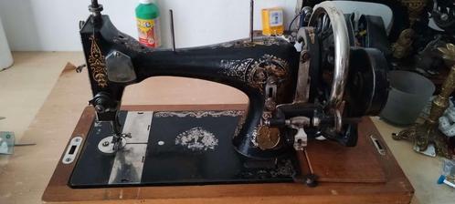 Antieke naaimachine (1890s-1900s), Antiek en Kunst, Antiek | Naaimachines, Ophalen of Verzenden